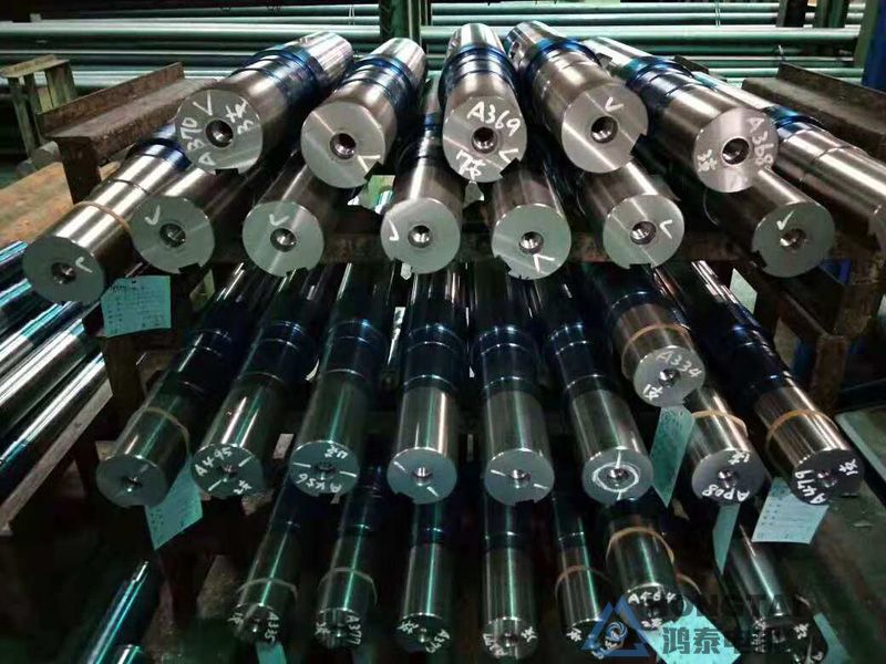 YE3-315L1-2电机轴伸打螺纹孔定制